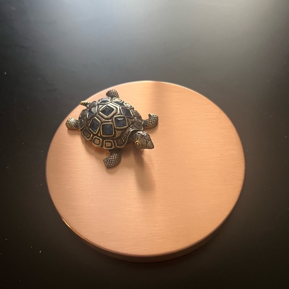 Vintage Henriette compact